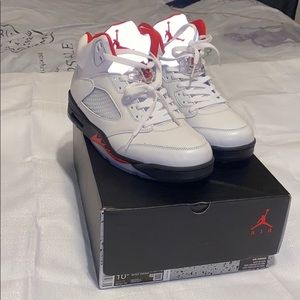 Air Jordan 5 fire red (2020)